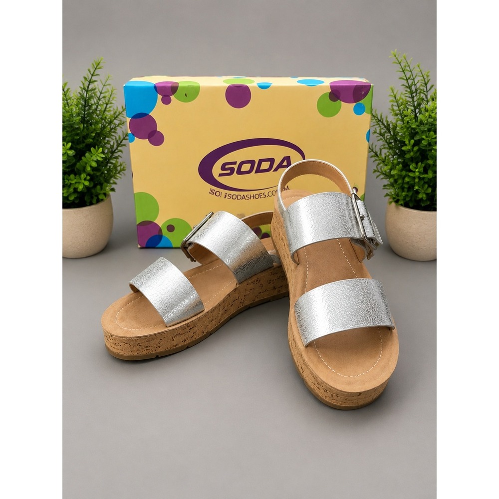 Soda Racoon sandals in size 8